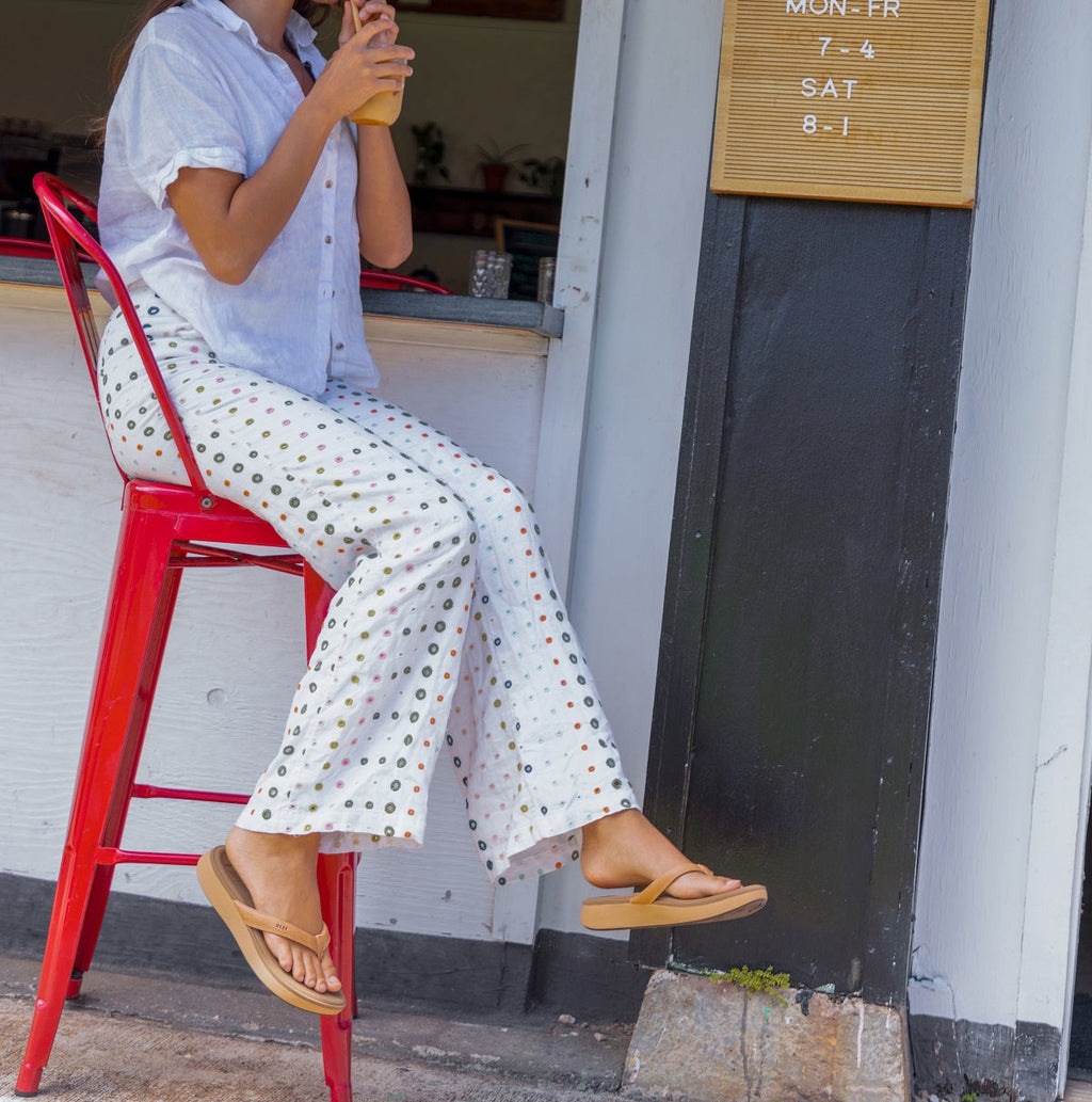 womens sandals on feet