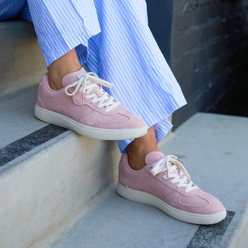 Boardwalk Callie sneakers facing right, shown from side, featuring surf-inspired comfort and anatomical arch support.