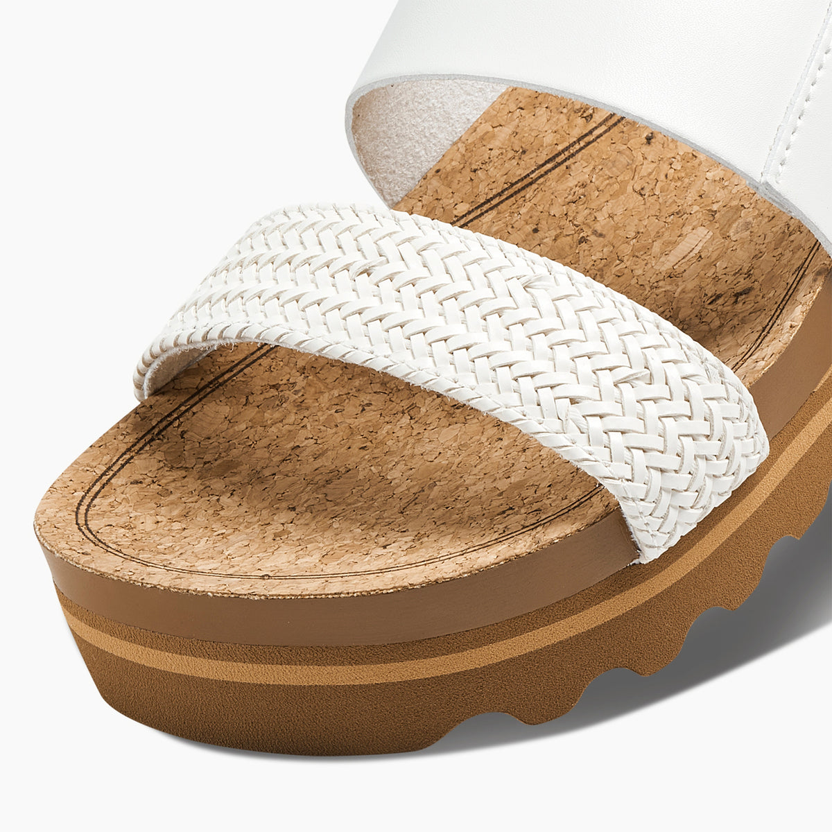 Cushion Vista Hi - White Braid - Down the Line 1 View