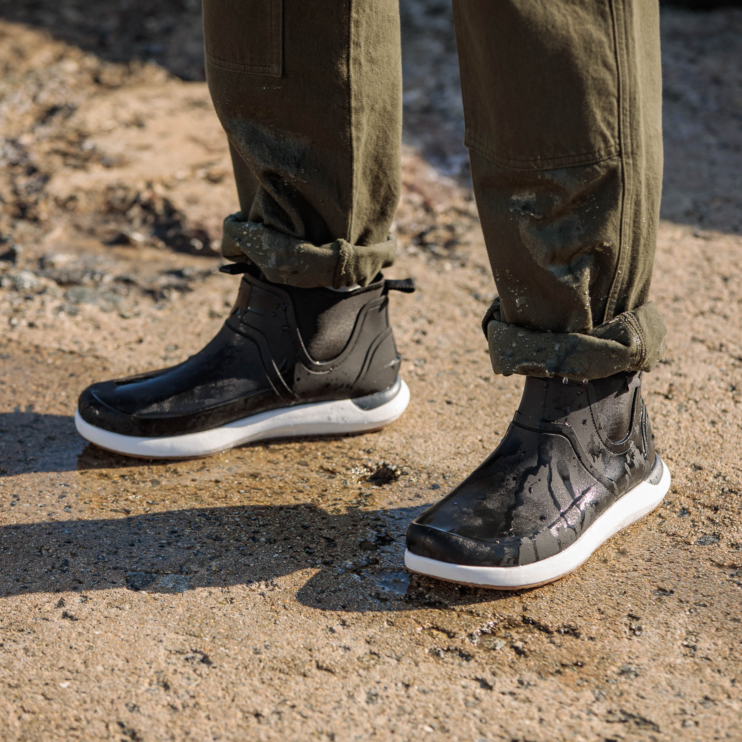 Scallywag - Black/White/Gum