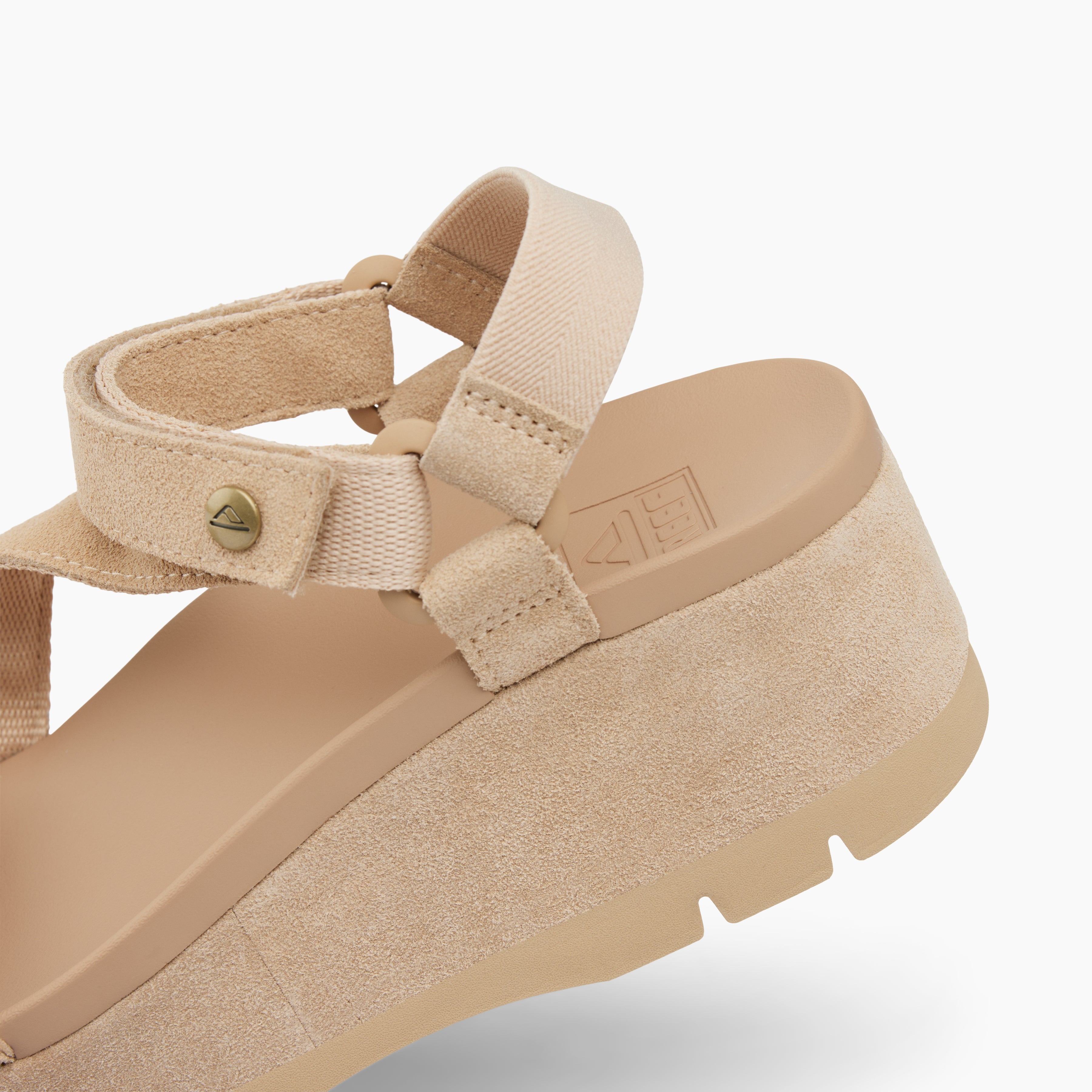 Vista Higher Luna - Oasis Suede - Down the Line 2 View