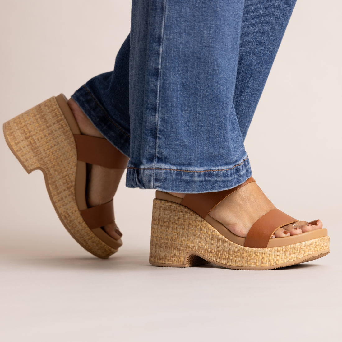 Sunset Ibiza - Leather Brown - Underside View