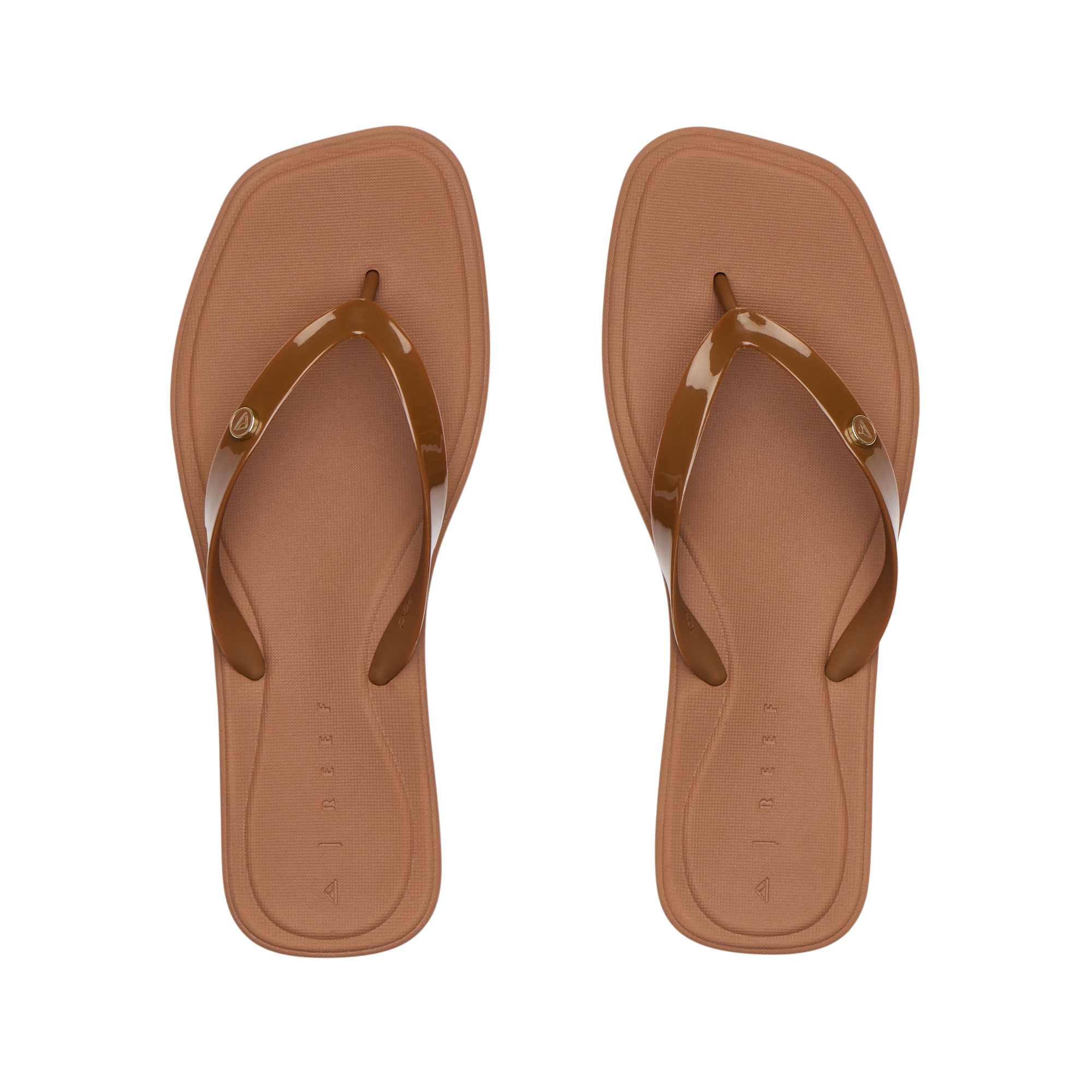Top view of Solaye women’s brown flip flops featuring soft-rebound cushioning and anatomical arch support for beach comfort.