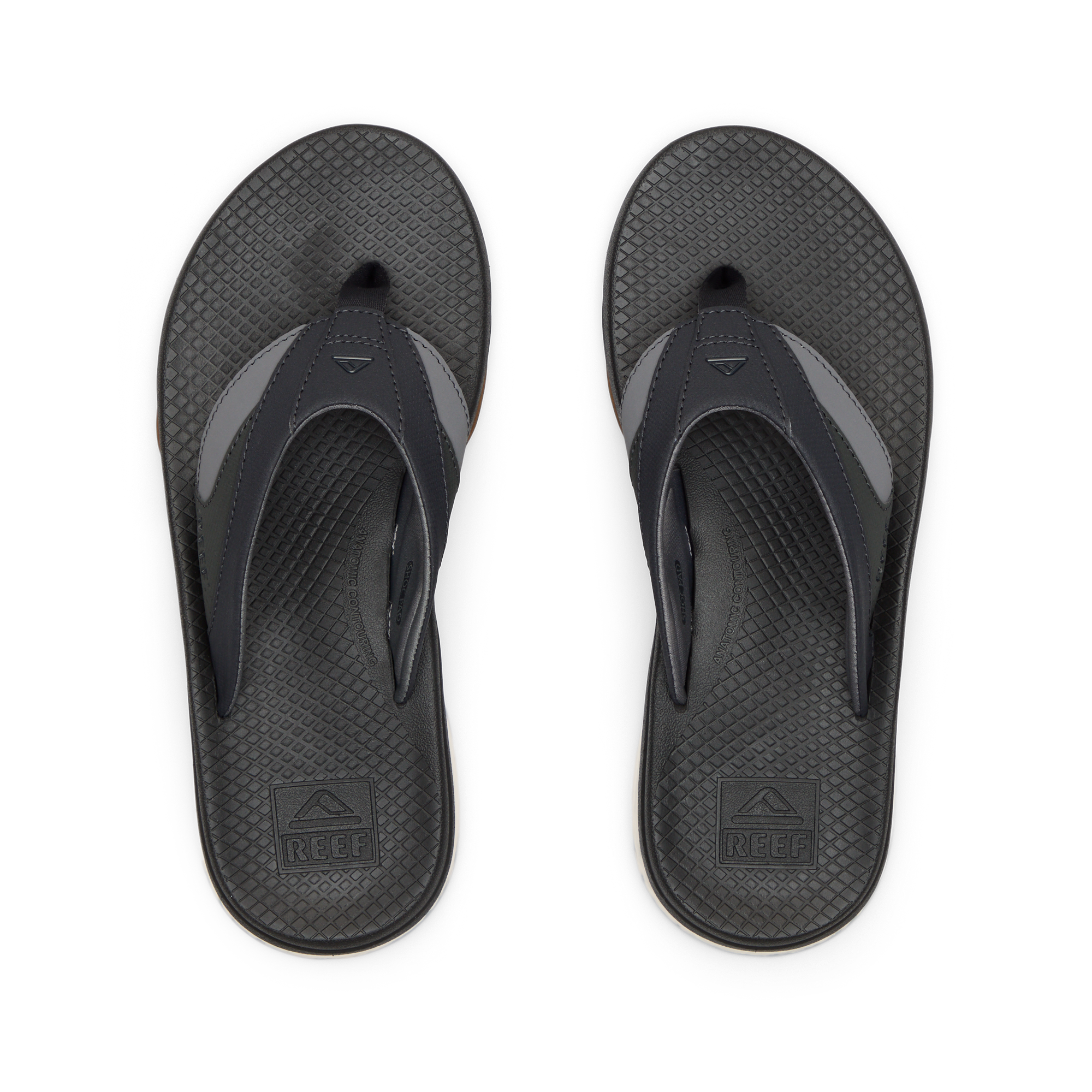 Top view of Fanning + men's black and gray flip flops with anatomical arch support and soft-rebound cushioning for beach comfort