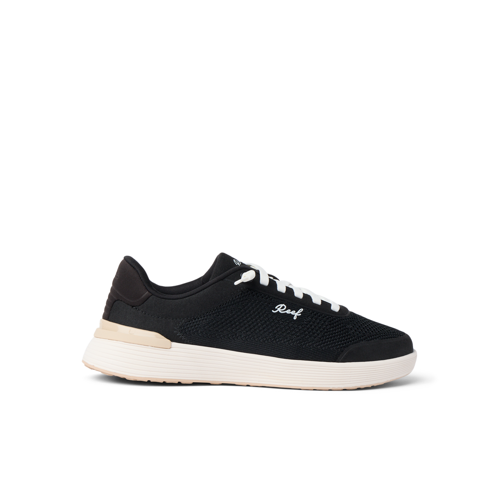 Shoreline Palisades black sneaker facing left showing side with anatomical arch support and soft cushioning