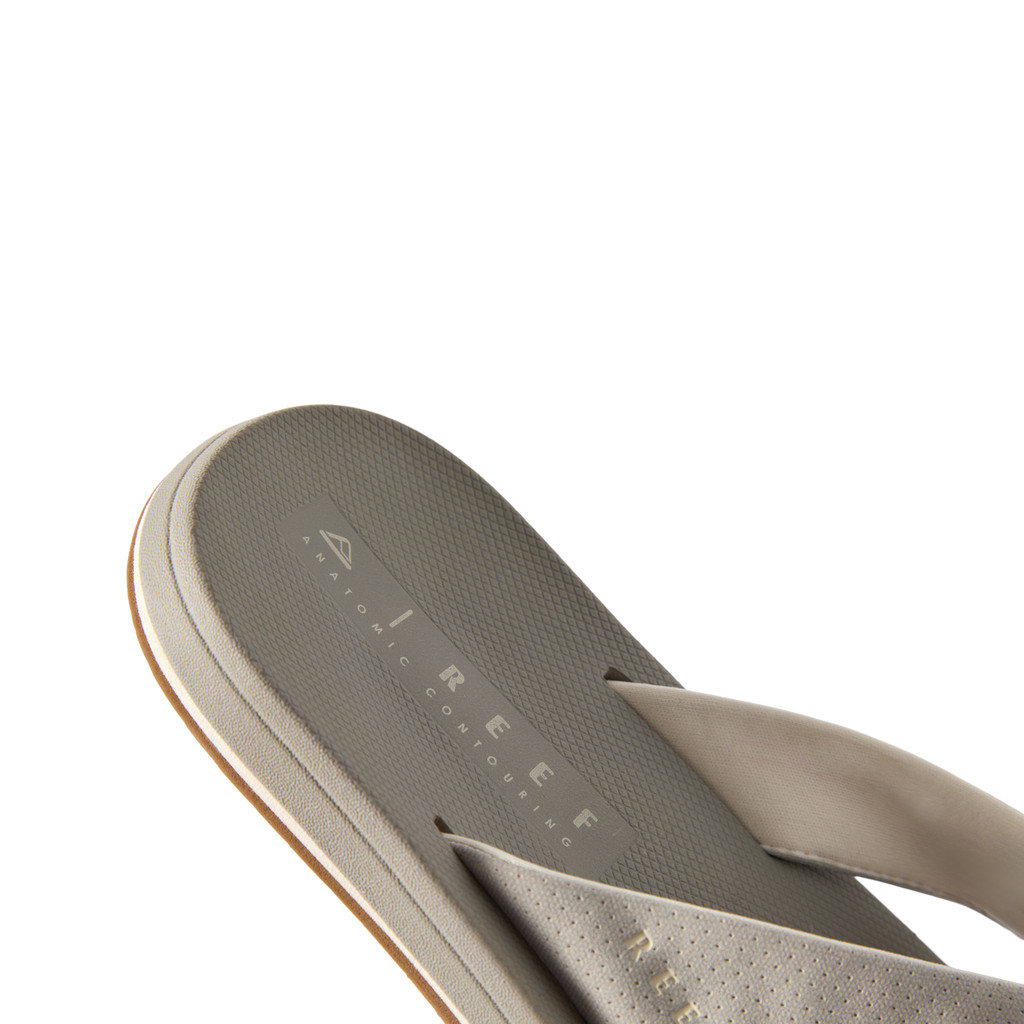 Nox men's sandal facing right, showing close-up of front footbed with anatomical arch support and cushioning