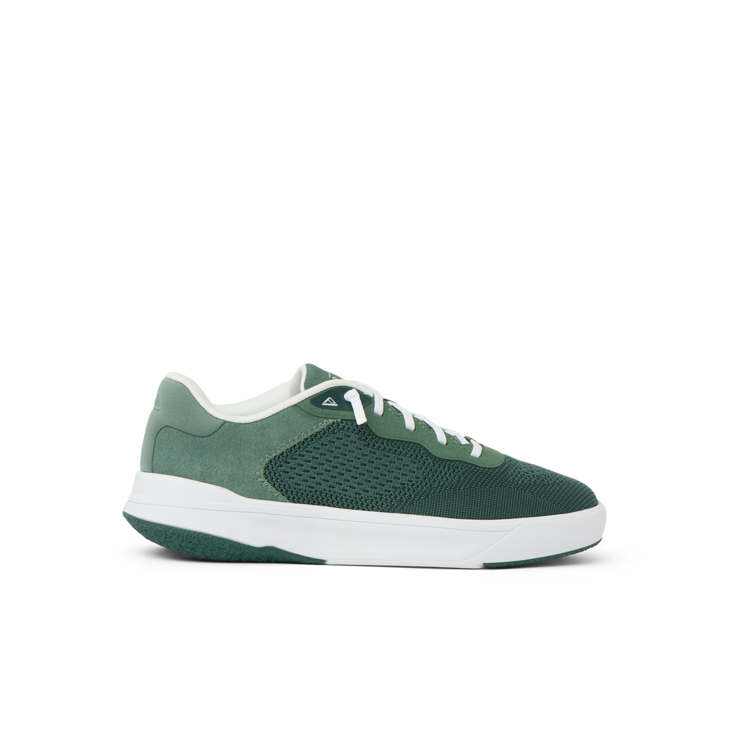 Shoreline Del Mar sneaker for men facing left, green mesh and suede, with anatomical arch support and soft cushioning.