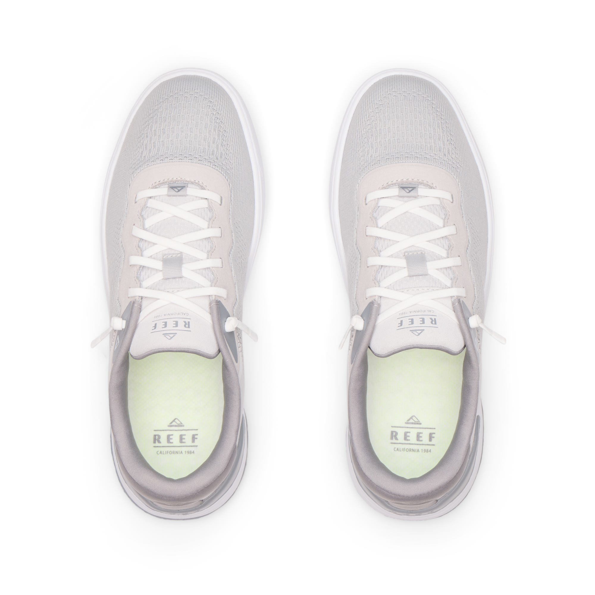 Top view of Shoreline Del Mar men's sneakers in light grey with anatomical arch support and cushioned insoles designed for beach comfort.