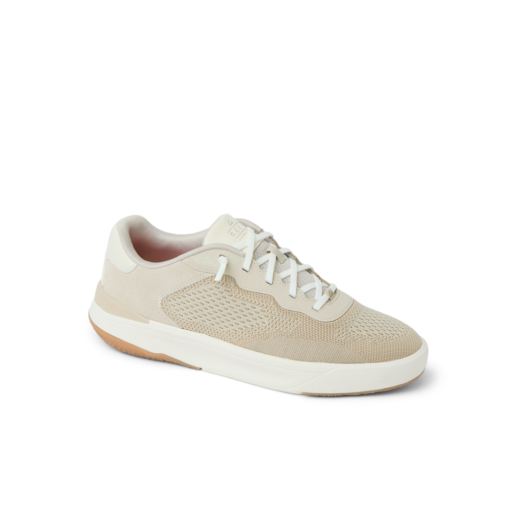 Shoreline Del Mar sneaker facing right, showing side and top with breathable mesh, cushioning, and arch support design.