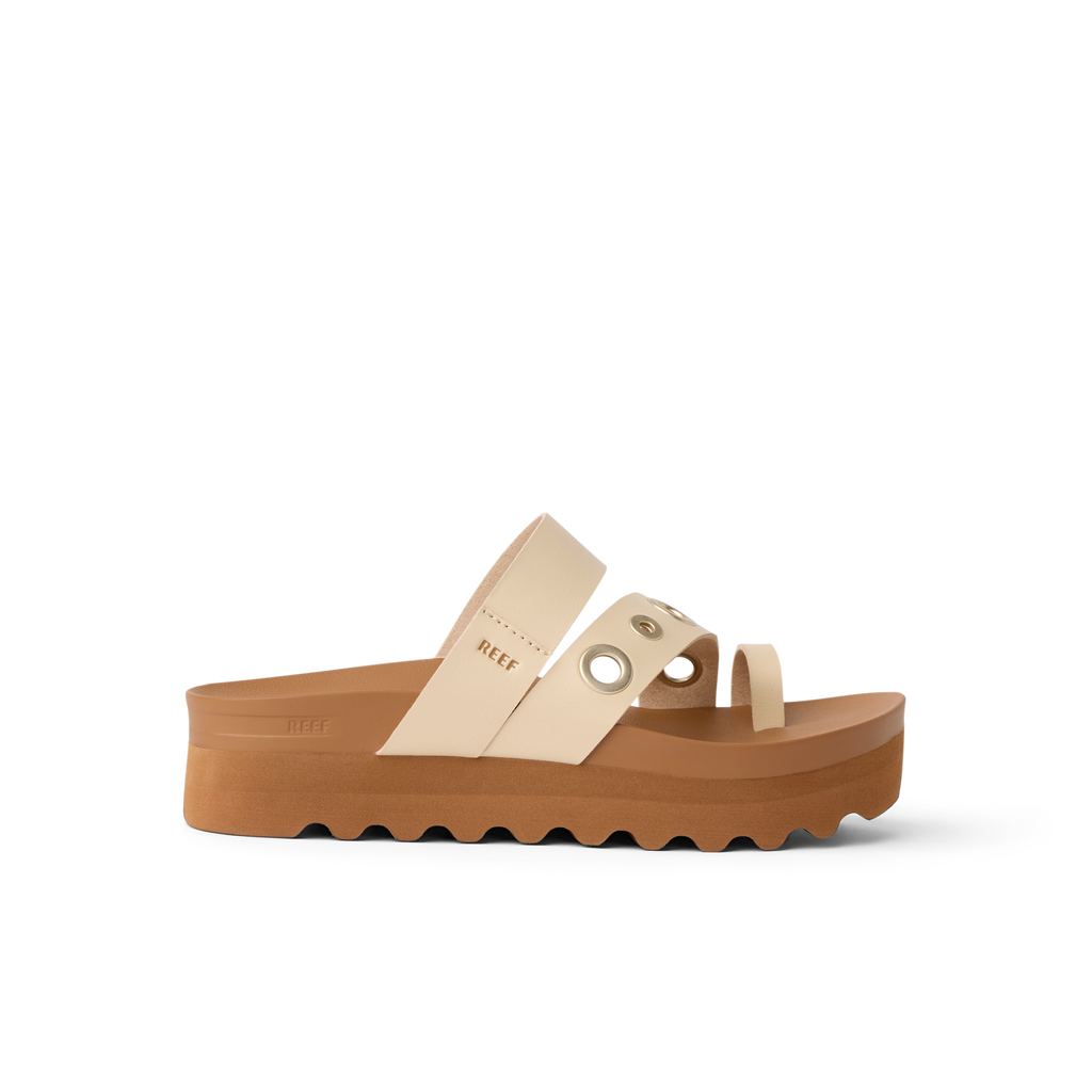 Vista Hi Layla women's sandal facing left, featuring layered sole, anatomical arch support, and soft cushioning for beach comfort.