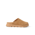 Vista Luxe Mariana clog facing right, tan suede upper with lightweight sole and anatomical arch support, beach-inspired comfort.