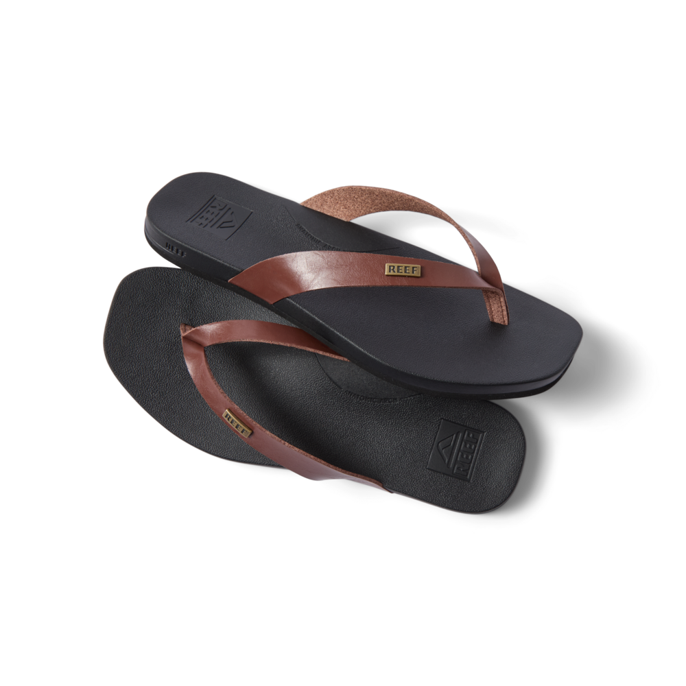 Vista Lune women's sandals facing right, close-up of top and sole, brown straps, black footbed, comfort beach footwear.