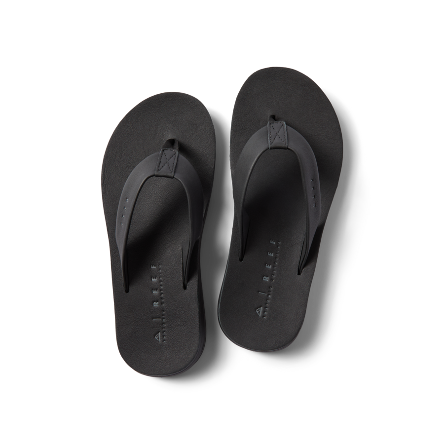 Ojai Classic women's black flip flops top view showing straps and molded footbeds with arch support for beach comfort