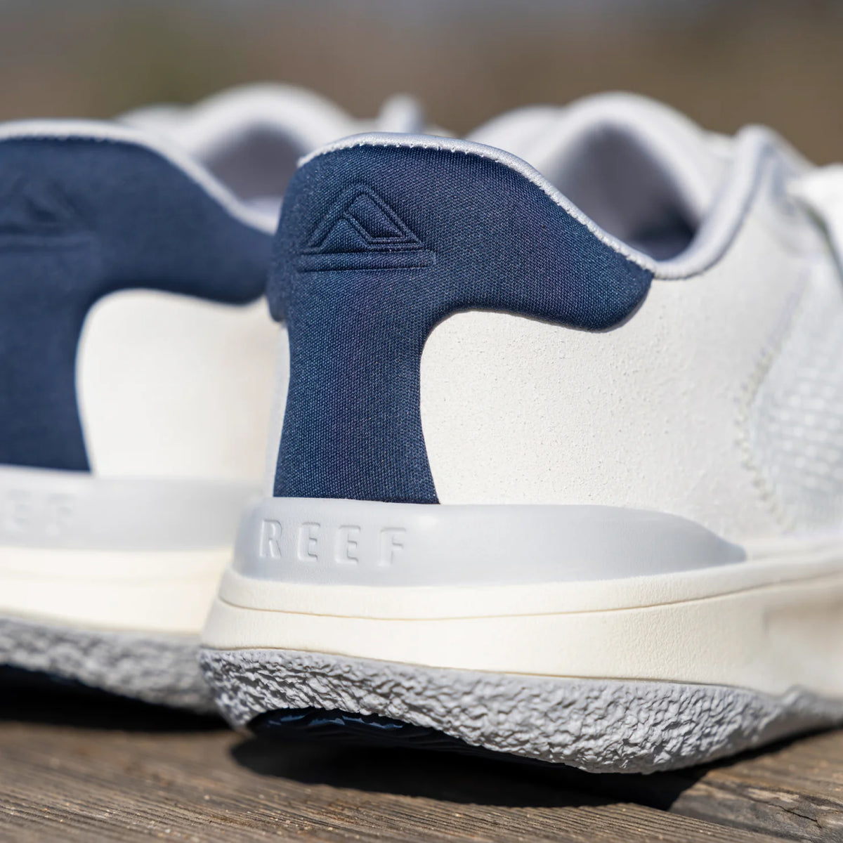 Close-up of the heel of Shoreline Del Mar men's sneaker facing away, featuring water-friendly materials and arch support.