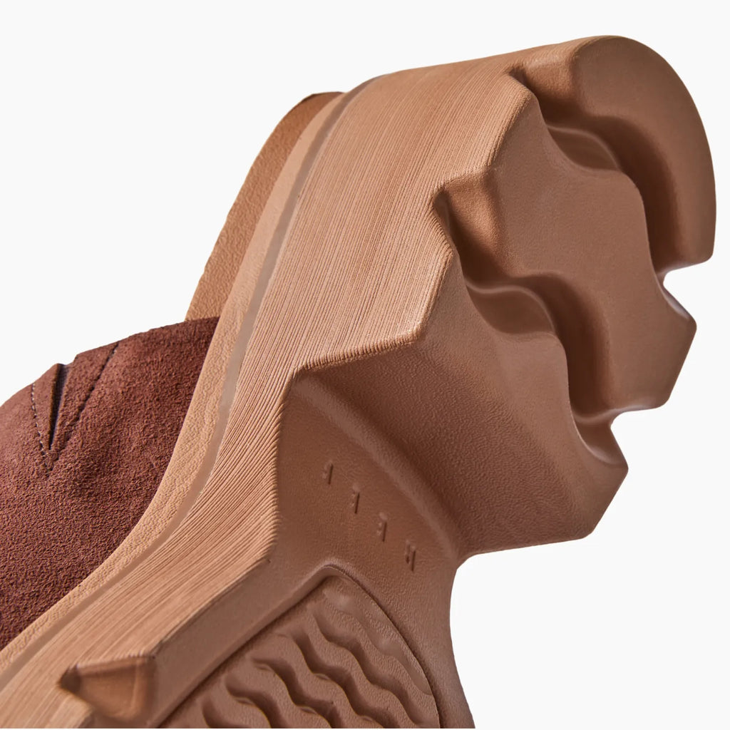 Vista Luxe Evie close-up of the outsole facing upward showing durable, water-friendly, cushioned sole in mauve color