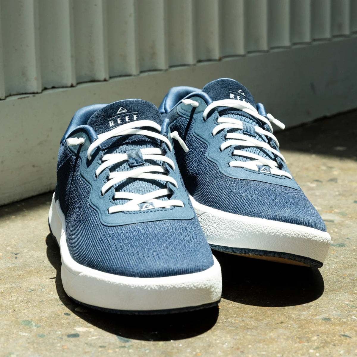 Pair of navy Shoreline Del Mar men's shoes facing forward highlighting soft-rebound cushioning and arch support