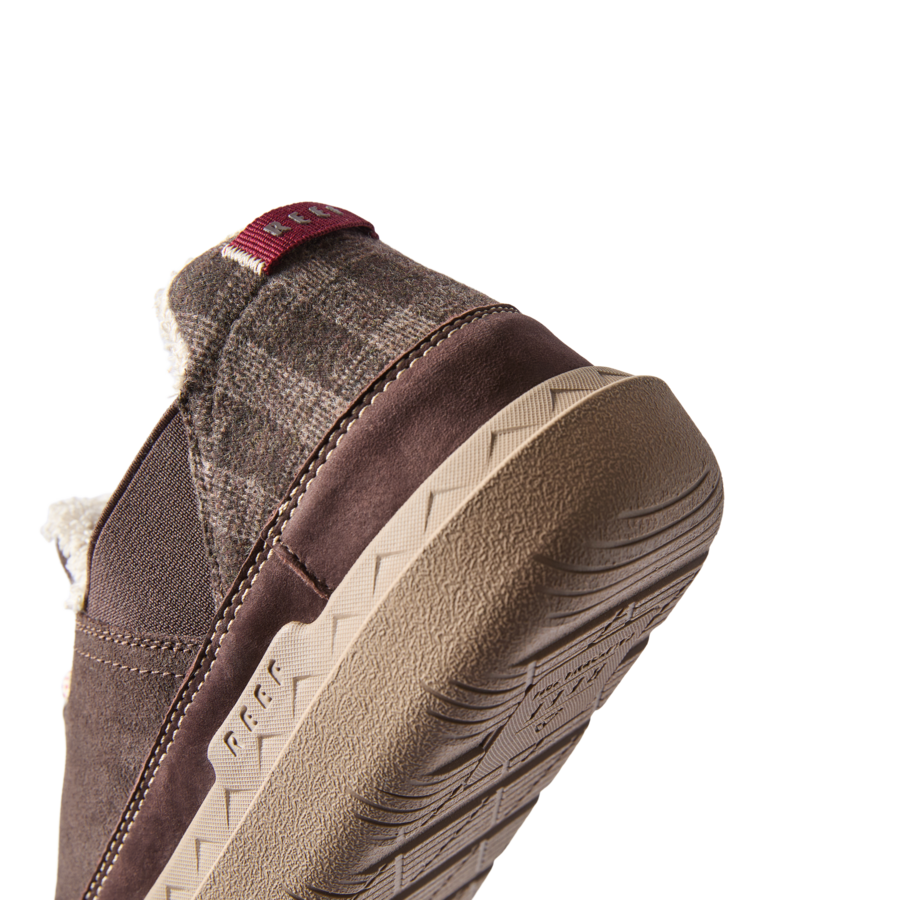 Rambler footwear showing the right heel with cushioned sole, water-friendly materials, and arch support for men.