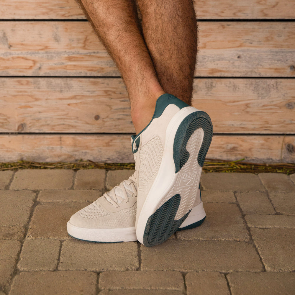 Shoreline Del Mar men's shoe facing backward, showing sole and heel with cushioned arch support and durable outsole